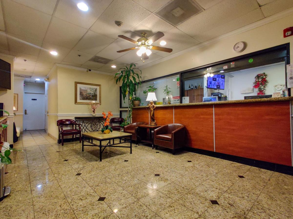 Athens Hotel & Suites Хюстън Екстериор снимка
